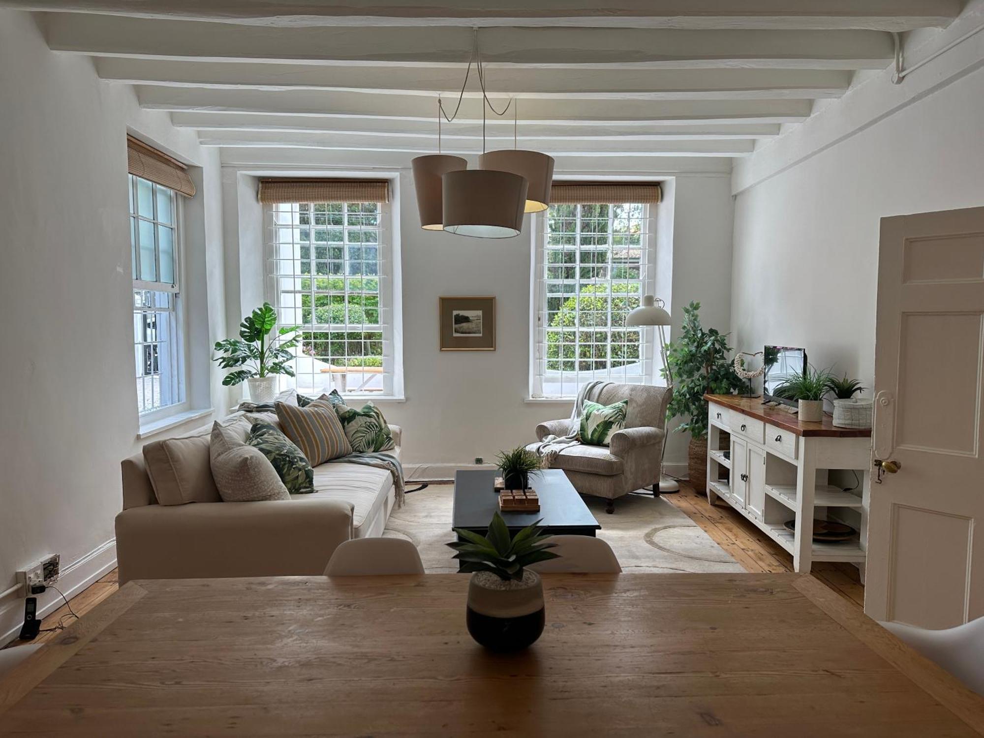 Apartment Falcon House *